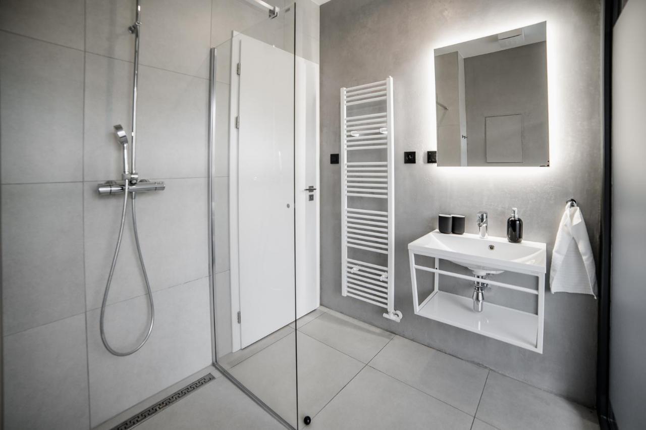 Piano Apartments - Licity Zilina Luaran gambar