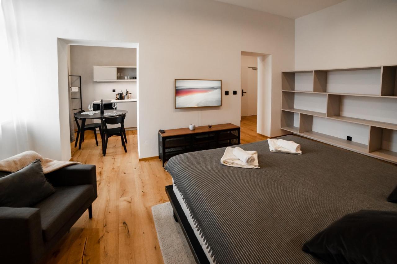 Piano Apartments - Licity Zilina Luaran gambar