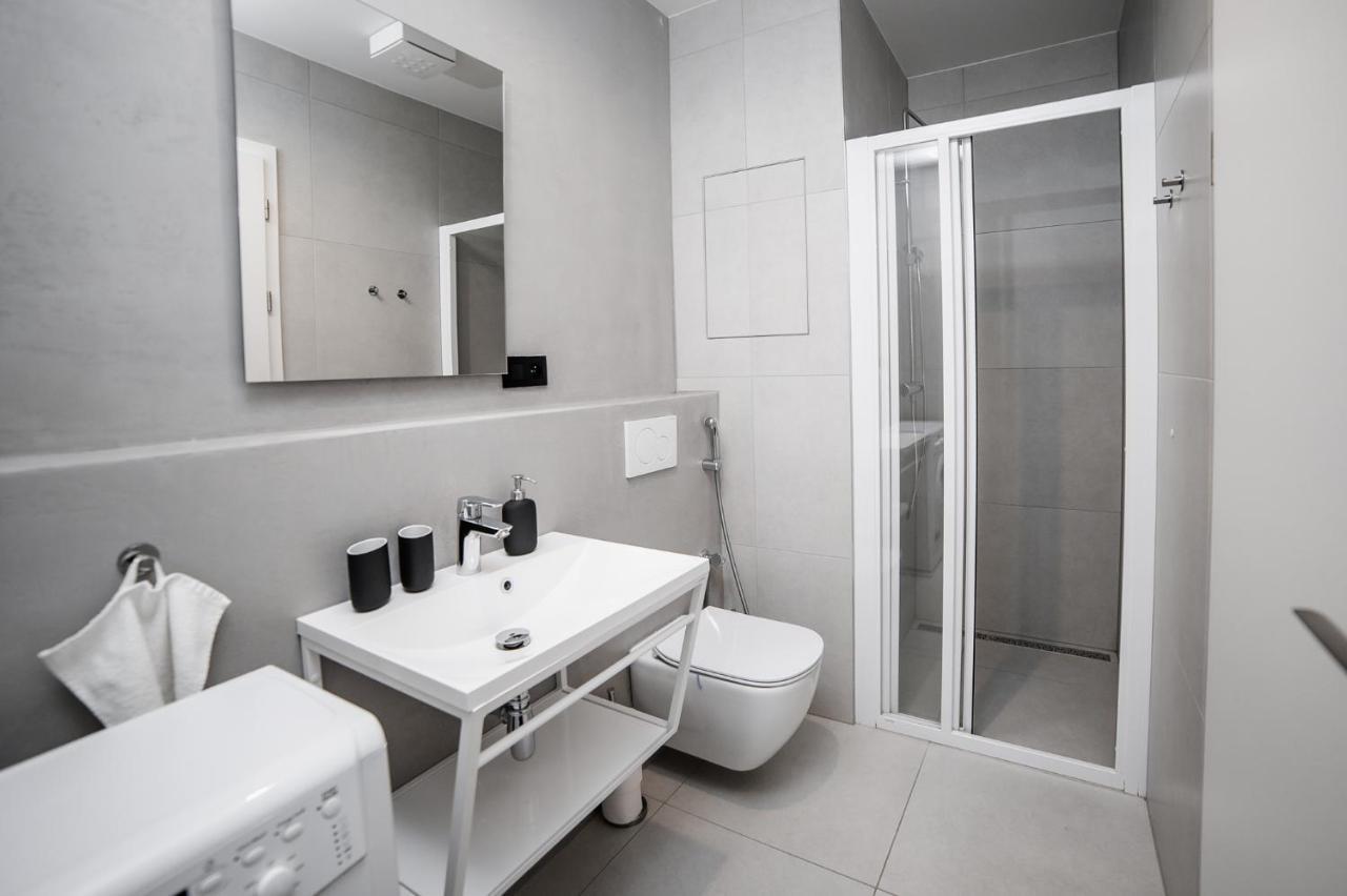 Piano Apartments - Licity Zilina Luaran gambar