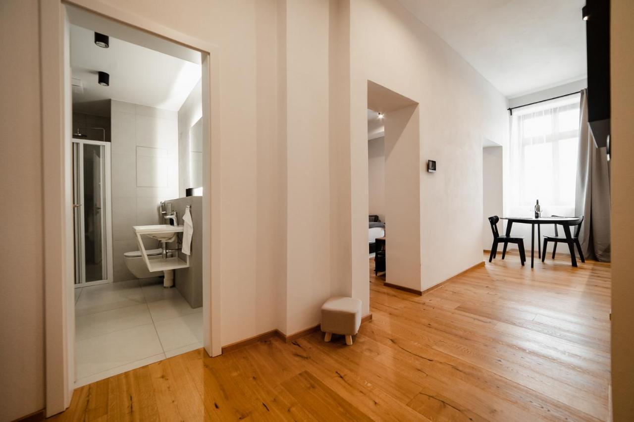 Piano Apartments - Licity Zilina Luaran gambar